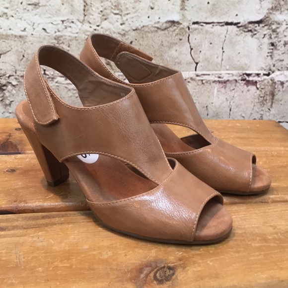 aerosoles open toe slippers